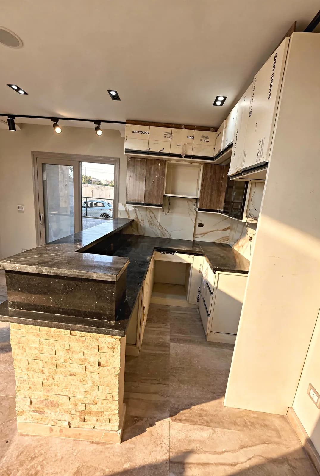 3-bedroom apartment with garden in Galleria Moon Valley — photo 4 of 6