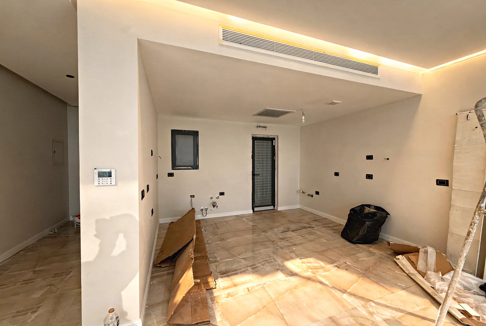 2-bedroom apartment on the fifth floor of Lake View Residence — photo 3 of 9