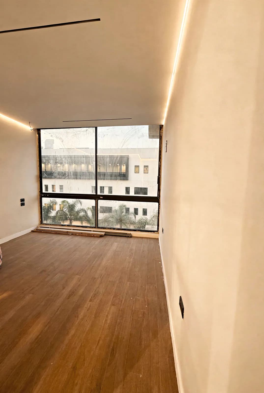 2-bedroom apartment on the fifth floor of Lake View Residence — photo 5 of 9