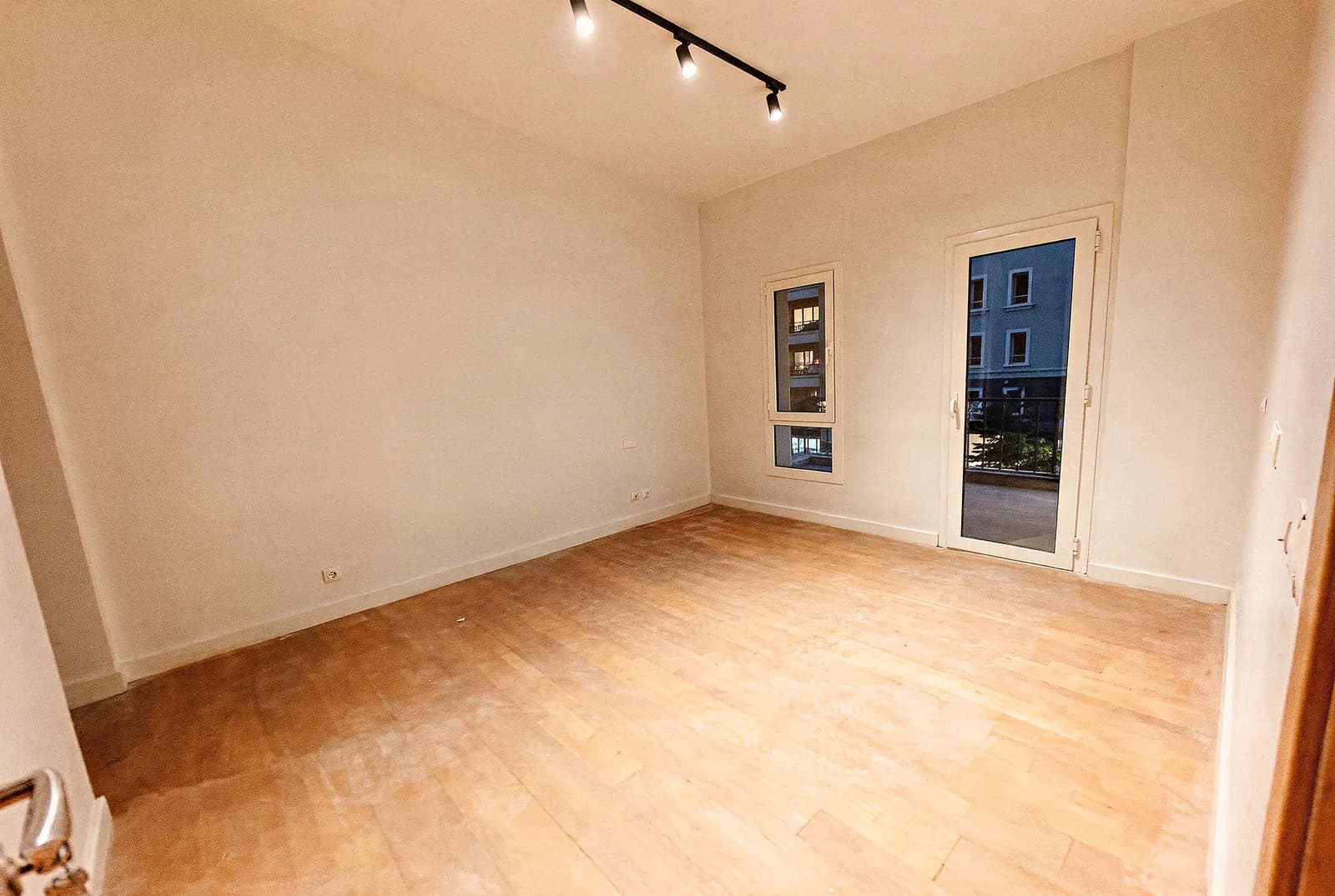 4-bedroom apartment in Mivida Boulevard — photo 5 of 15
