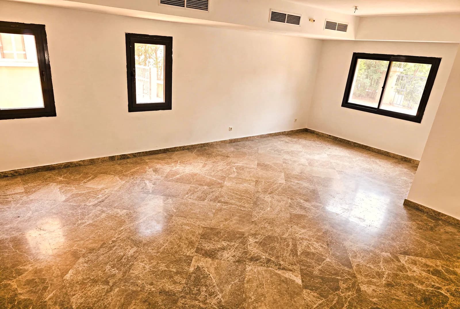 4-bedroom standalone villa in Mivida, Parcel 8 — reception